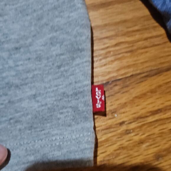 Levi's Cute & Comfy Casual Gray Long Sleeve Tee - Size 6 Months Infant - Picture 5 of 8